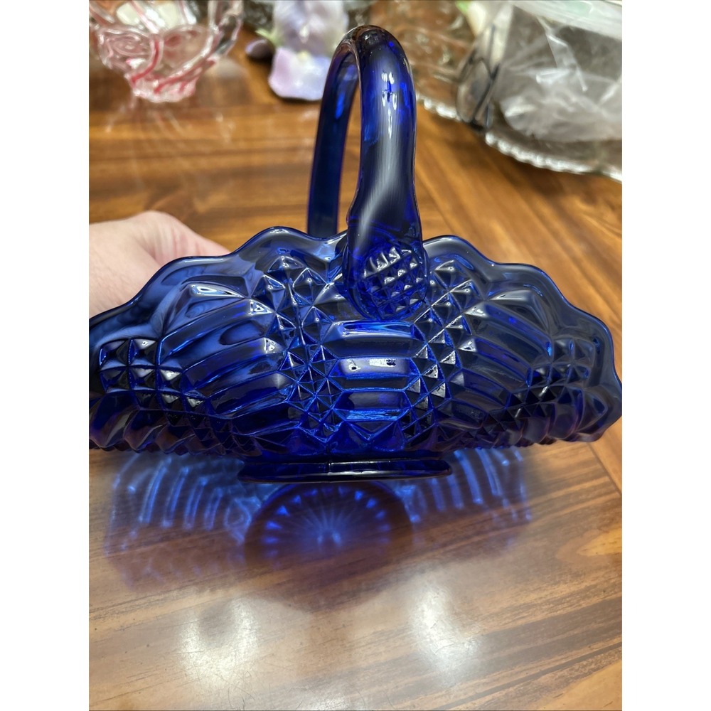 LE Smith Glass Vintage‎ Cobalt Blue Handled Banana Basket Beautiful